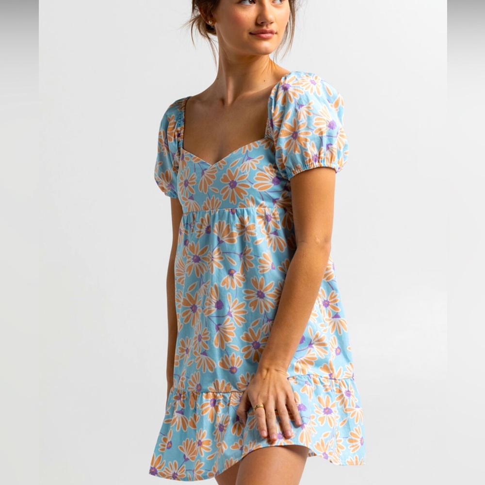 RSQ mini floral dress in blue. Size medium. Never worn.